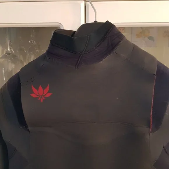 Wetsuit - Picture 3 of 6